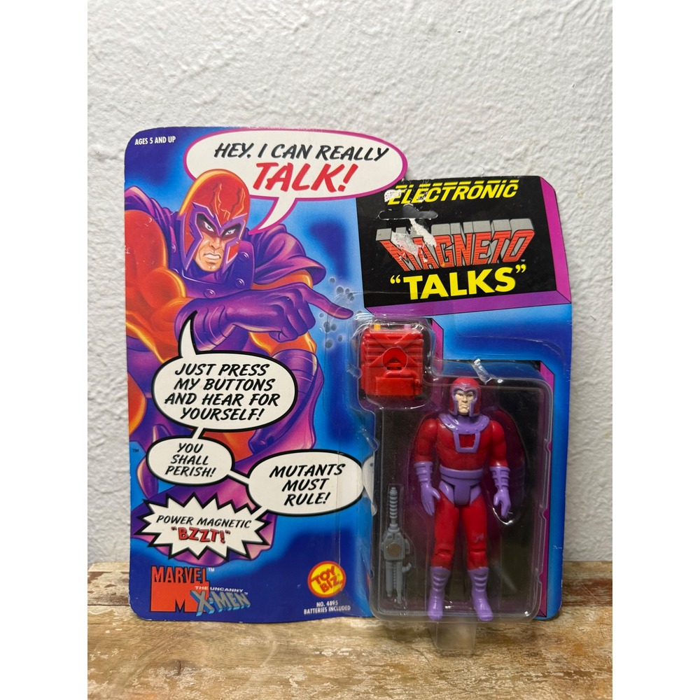 Toy Biz Marvel Super Heroes Electronic Talking Magneto Action Figure 1993